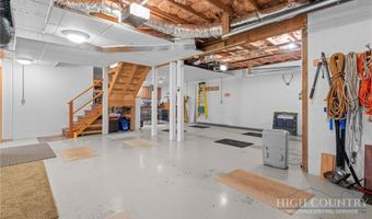 221 White Oak Trl, Banner Elk, NC 28604