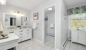 34 Finch Ln, North Kingstown, RI 02874