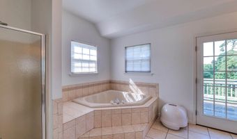 7 Ruth Ct, Absecon, NJ 08201