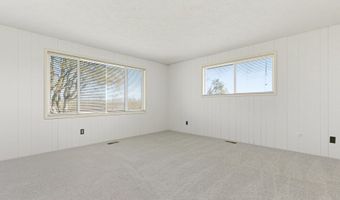 10418 CHAMPOEG Rd, Aurora, OR 97002