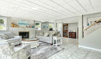 102 Cranberry Ter, Cranston, RI 02921