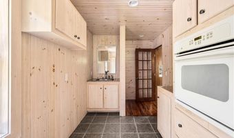900 South Rd, East Greenwich, RI 02818
