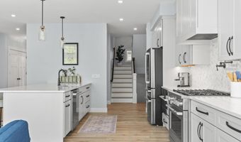 24 Amerescoggin Rd, Falmouth, ME 04105