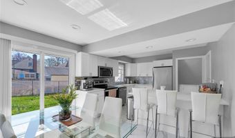136 E Clinton Ave, Bergenfield, NJ 07621