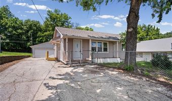 1605 S 6th St, Atchison, KS 66002