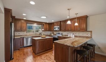 950 Edgewood Dr NW, Albany, OR 97321