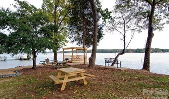 27 Apple Orchard Ln, Lake Wylie, SC 29710