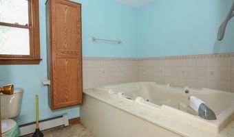 179 County Rd, Ashby, MA 01431