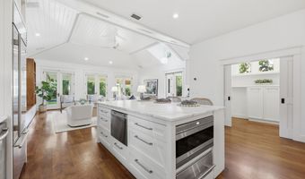 698 BEACH Ave, Atlantic Beach, FL 32233