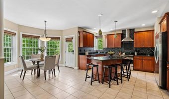 22 Elizabeth Way, Bedford, NH 03110