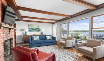 172 Eustis Ave, Newport, RI 02840