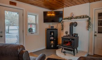 638 Riverside Dr, Augusta, ME 04330