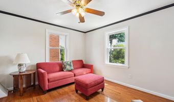 2146 S OAKLAND St S, Arlington, VA 22204