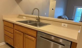 2692 S Knightsbridge Cir, Ann Arbor, MI 48105