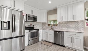 325 SARGO Rd, Atlantic Beach, FL 32233
