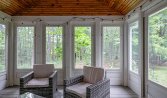 21 Tamarack Ln, Amherst, NH 03031
