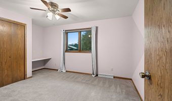 1023 W RIDGEVIEW Dr, Appleton, WI 54914