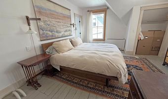 81 Chapin St, Brattleboro, VT 05301