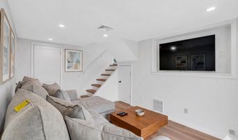 87 Ronald Ave S, Bayville, NJ 08721