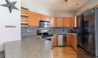 14 S Gardens Way, Fitchburg, WI 53711