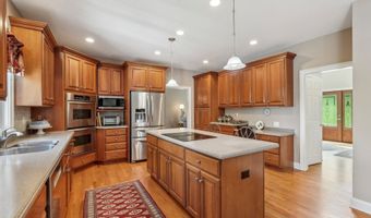 2 Logans Way, Danbury, CT 06811