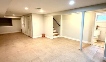 33 Livingston Ave, Avenel, NJ 07001