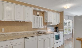 900 Laurel Cir, Barefoot Bay, FL 32976