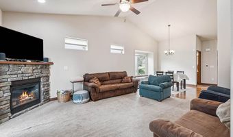 1217 Copper Mountain Dr, North Liberty, IA 52317