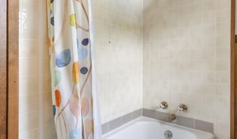 400 E Walker St, Ash Grove, MO 65604