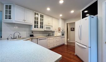 39 Wickendon Ct, Amherst, NY 14221