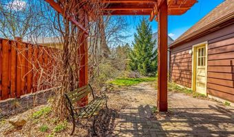 1027 Cedar Ave, Albert Lea, MN 56007
