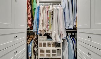 10 Everett 304, Boston, MA 02128