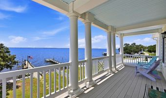 481 River Rd, Arapahoe, NC 28510