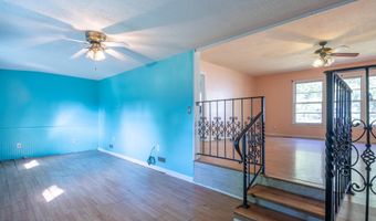 307 W College St, Athens, TN 37303