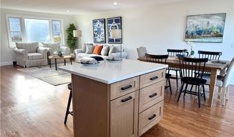 99 Salem Ave, Cranston, RI 02920