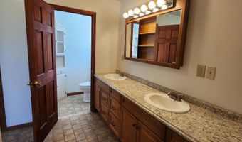 17529 St Highway U, Ava, MO 65608
