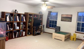 1056 Deertrail Ct, Antioch, IL 60002