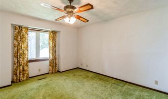 21496 290th St, Adel, IA 50003