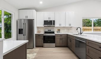 702 AQUATIC Dr, Atlantic Beach, FL 32233