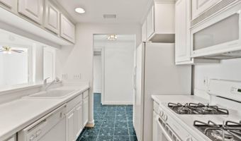 901 N MONROE St 1414, Arlington, VA 22201