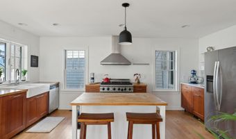 11 Linden St, Bath, ME 04530