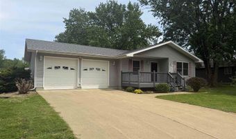 530 S 5th St, Akron, IA 51001