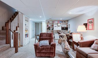 916 Audubon Pkwy, Audubon Park, KY 40213