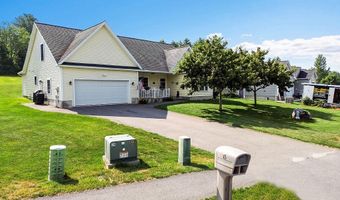 15 Fieldstone Dr, Augusta, ME 04330