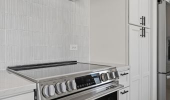 6 W Cypress St, Arlington Heights, IL 60005