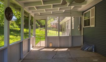 49 Canterbury Dr, Athens, OH 45701