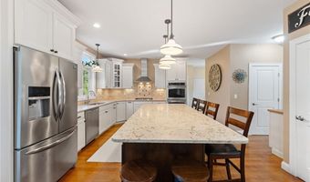 102 Fairhaven Rd, Cumberland, RI 02864