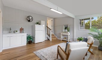 614 Kalolina St A, Kailua, HI 96734