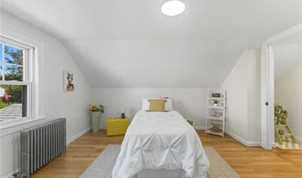 136 Frankfort St, Cranston, RI 02910