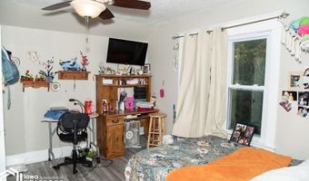 311 S D St, Albia, IA 52531